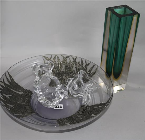 An Art glass vase, a bowl and two animal glass ornaments